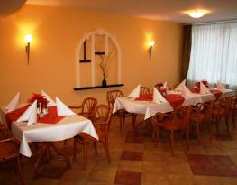 KRAKUS hôtel Cracovie hébergement restaurant vacances parc aquatique à Cracovie